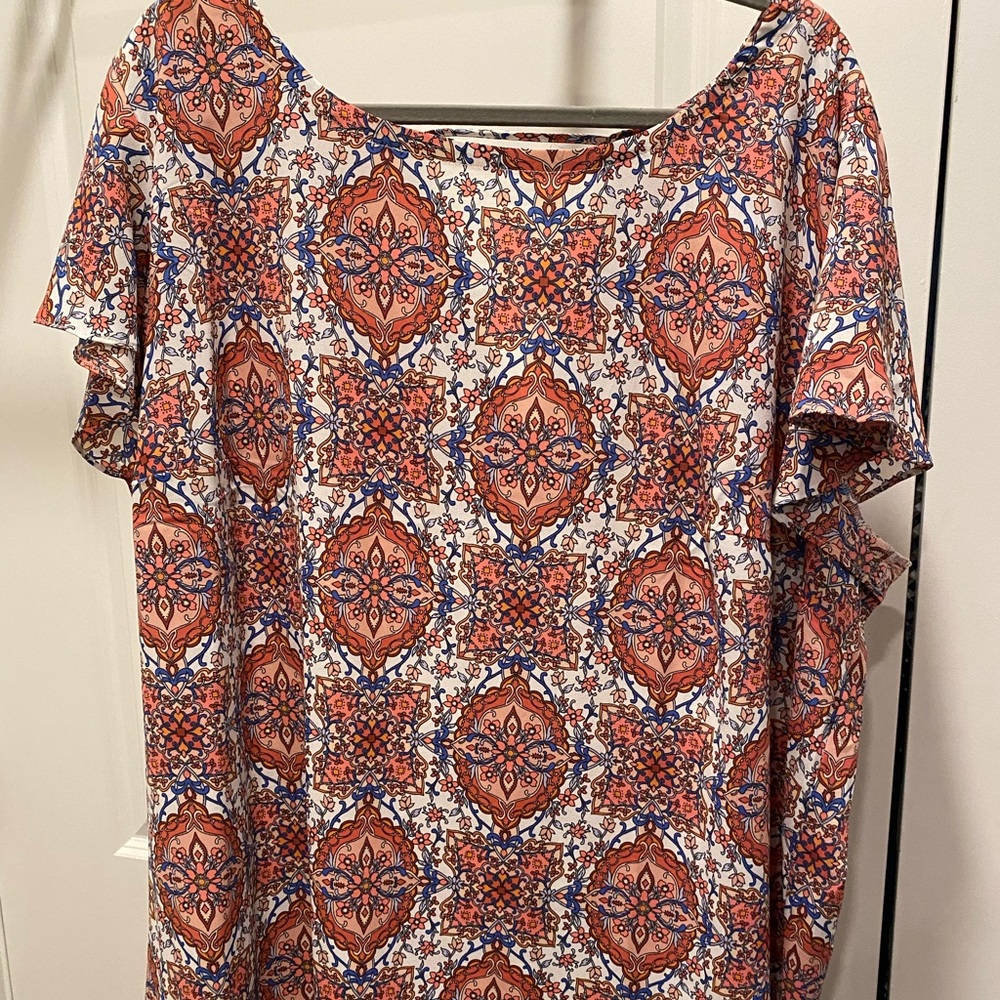 Loft Plus - Patterned Top